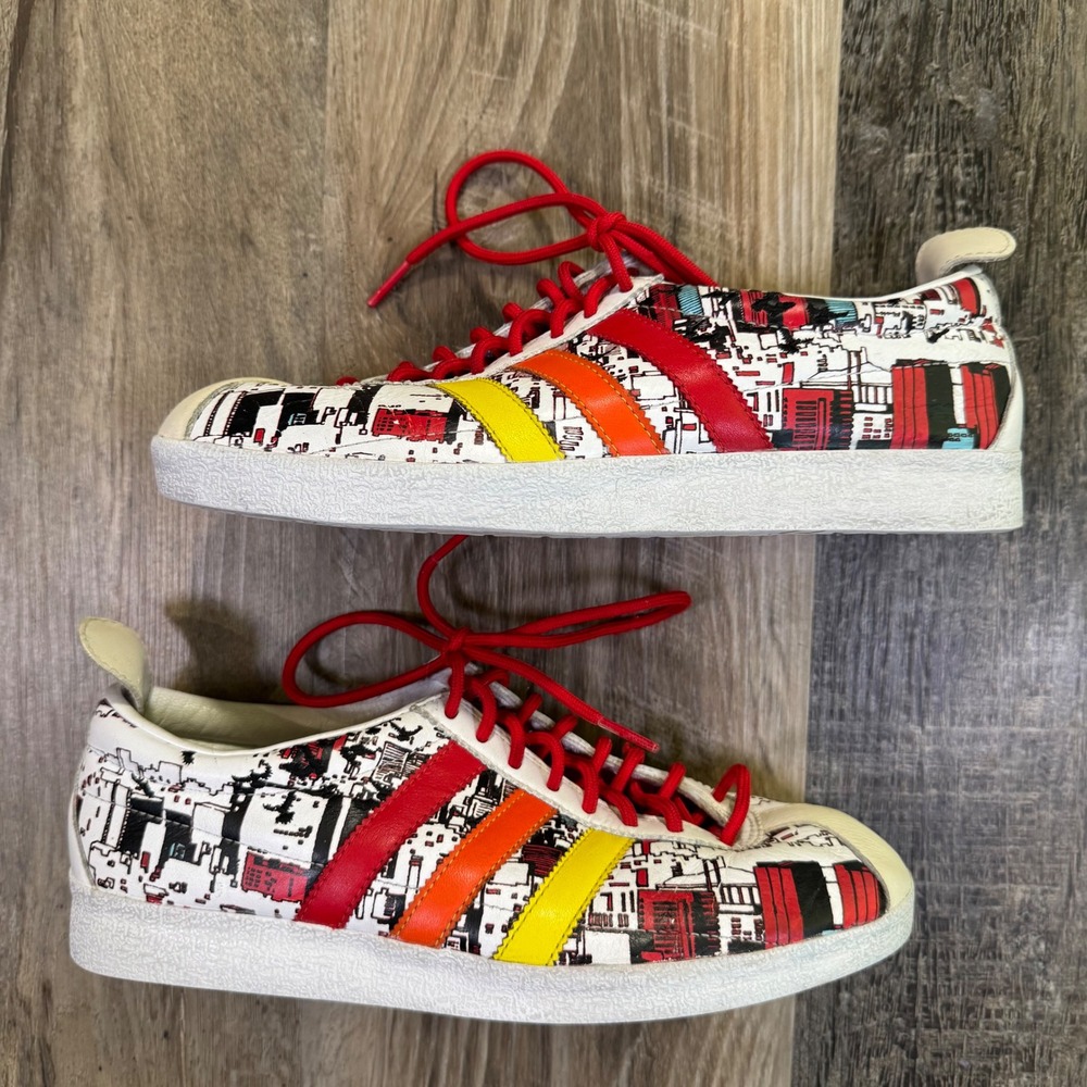 Adidas Tokyo Sneakers Women 9 /Mens 7 White Red Cityscape 562384 3-Stripes Rare